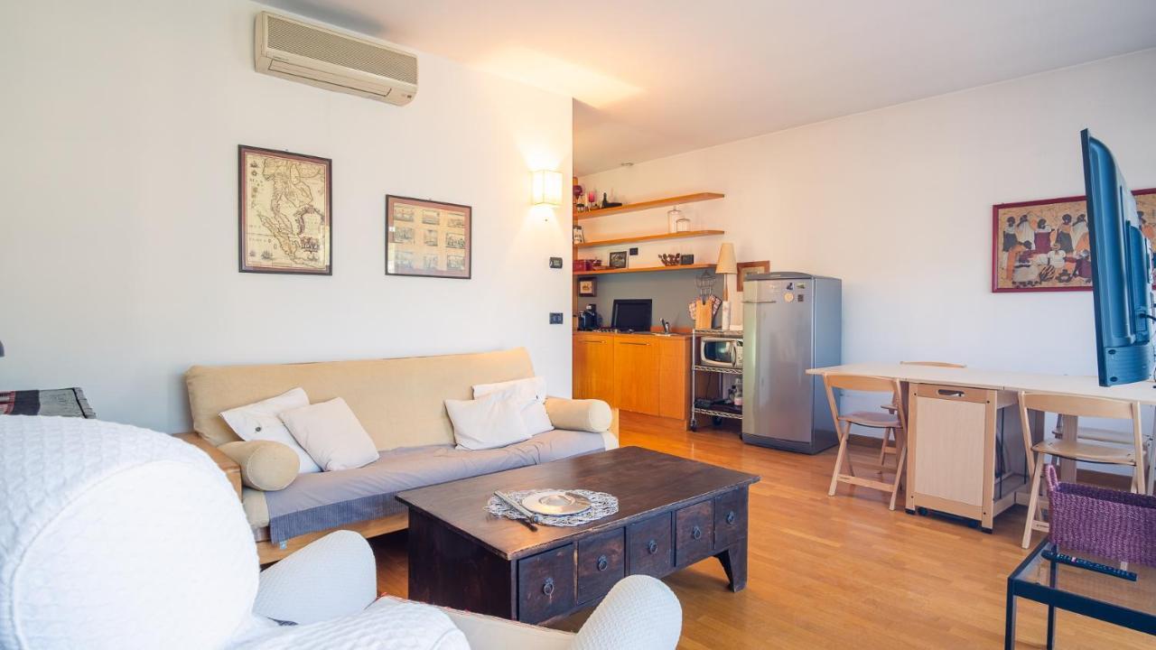 The Zodiac Apartment - Italian Homing Сирмионе Экстерьер фото