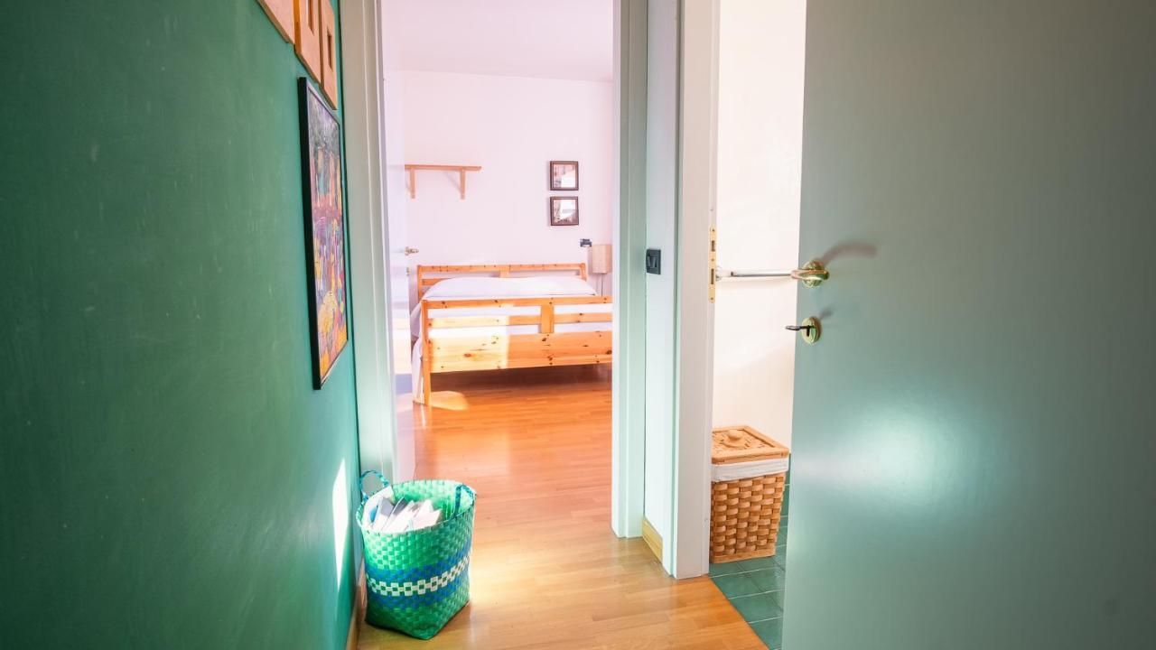 The Zodiac Apartment - Italian Homing Сирмионе Экстерьер фото