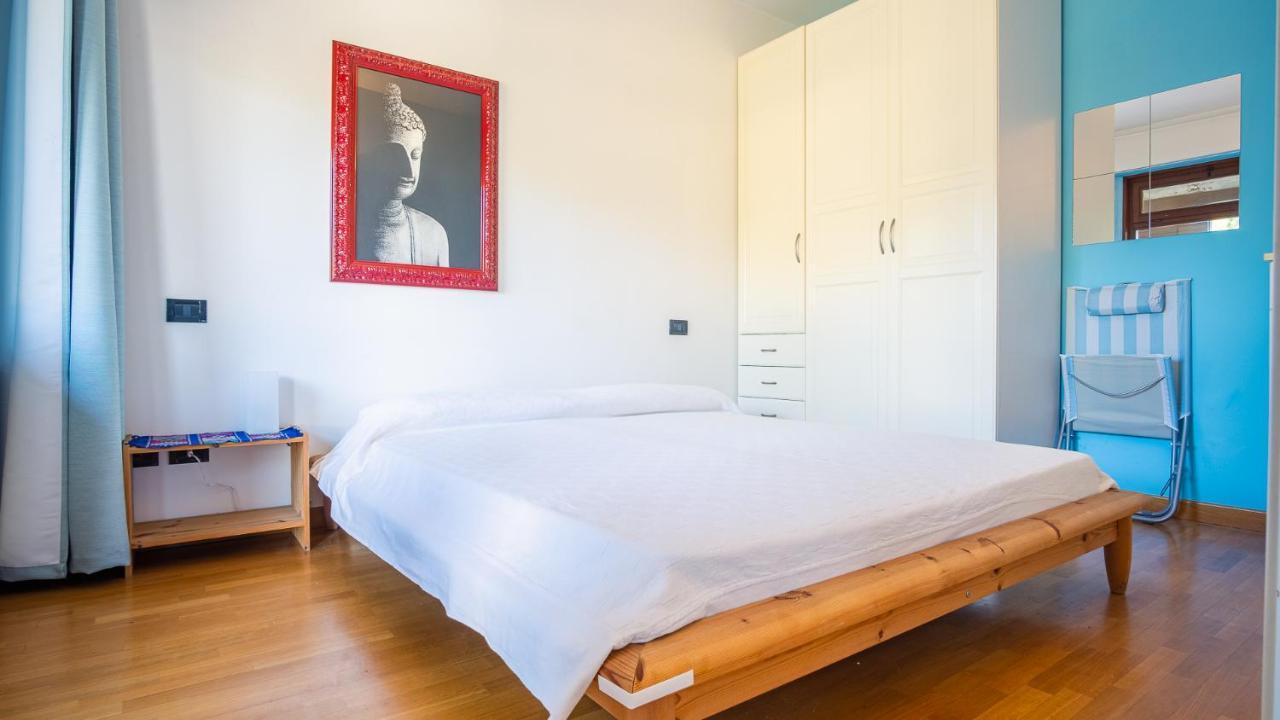 The Zodiac Apartment - Italian Homing Сирмионе Экстерьер фото