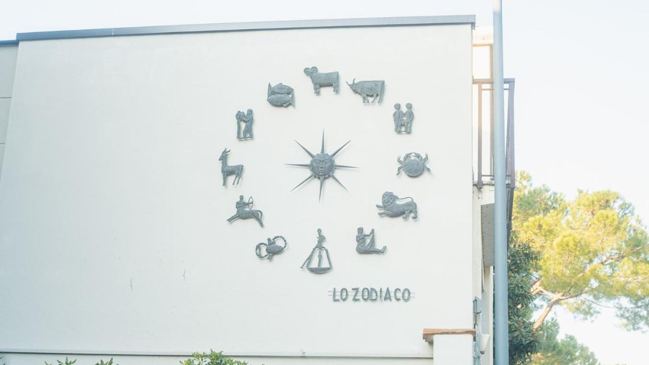 The Zodiac Apartment - Italian Homing Сирмионе Экстерьер фото