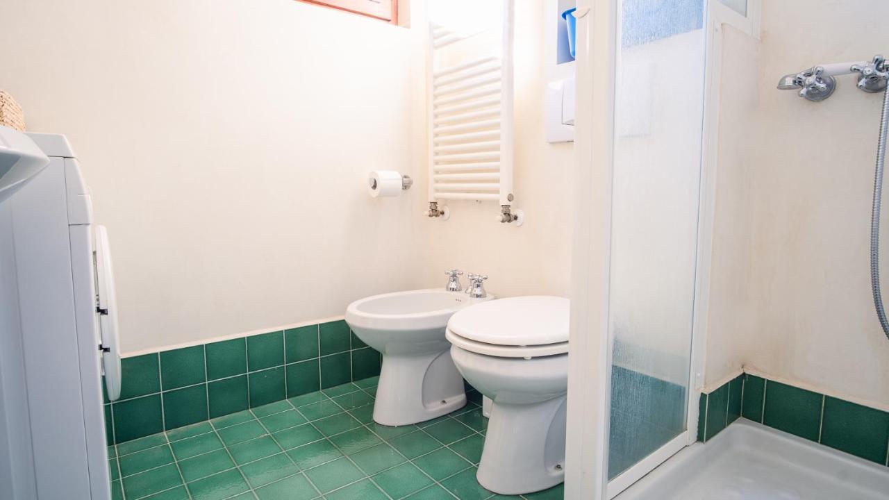 The Zodiac Apartment - Italian Homing Сирмионе Экстерьер фото